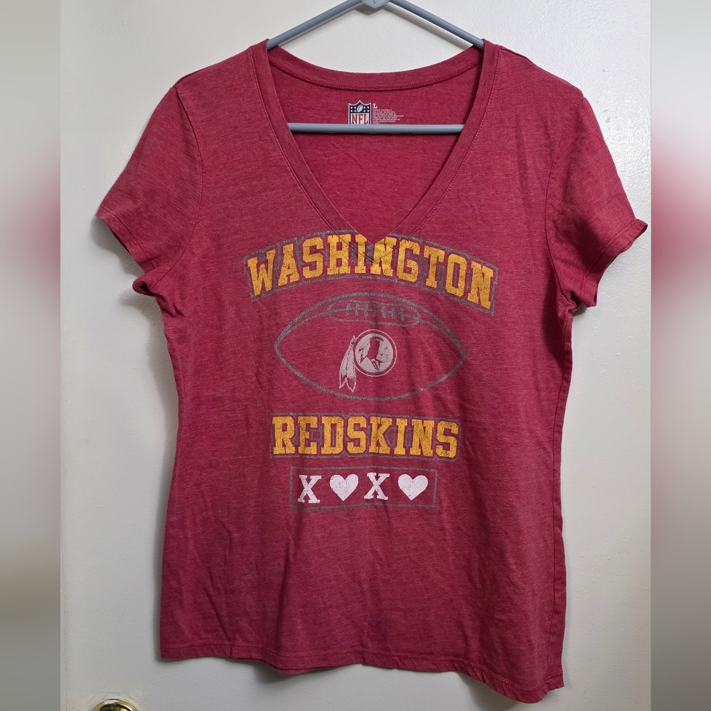 NFL V-Neck T-Shirt Womens Large Washington Redskins Football Shortsleeve Red